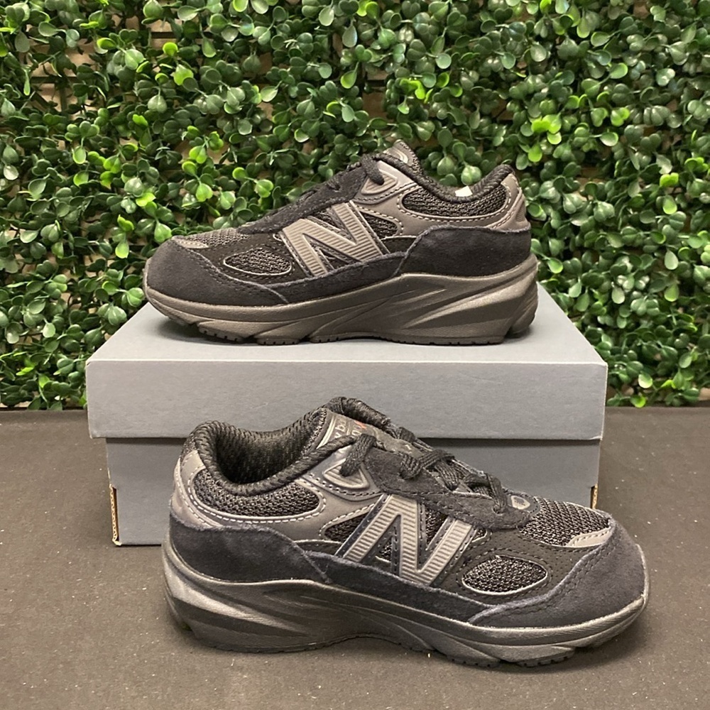 New Balance 990v6 - T9.5 - Picture 2 of 10